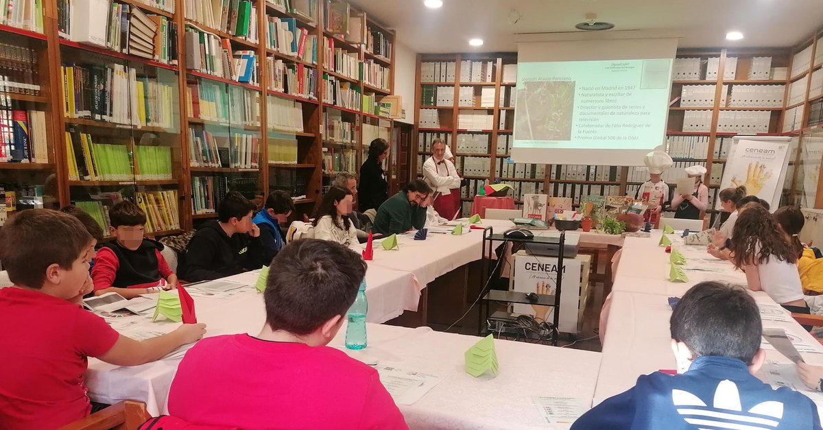 oapngob's tweet photo. Hoy hemos iniciado el proyecto #BIBLIODS en el #CENEAM con un Ecomenú Literario lleno de buenos ingredientes🥕🥑Nuestros comensales: alumnado y profes del CEIP La Pradera de Valsaín. Lo hemos pasado fenomenal y la degustación ha resultado deliciosa😊  https://t.co/3mrGBAAHfh #ODS https://t.co/EWY1UEOIEt