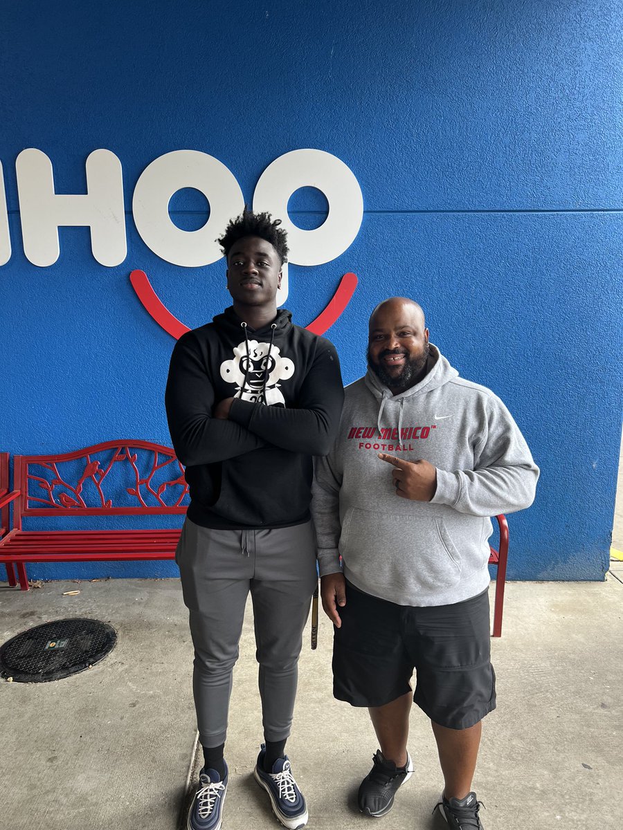 JeffersonAdam5's tweet photo. Appreciate the University of New Mexico flying out to see me today! @JHaywoodUNM @GenoRamsey #GOLOBOS⚪️🔴 https://t.co/WCGt1CJvo3