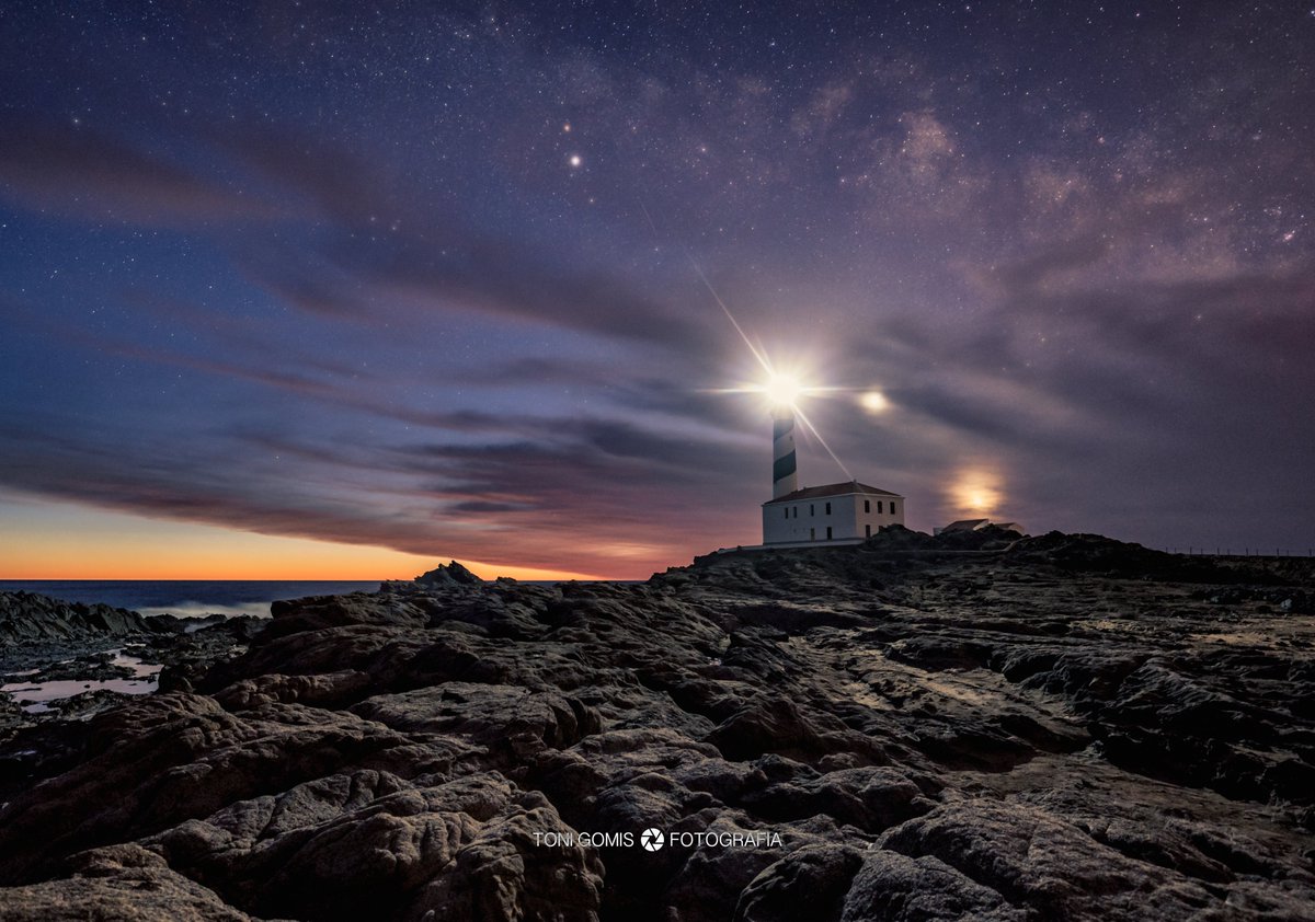 Far de Favàritx, Menorca.
<a href="/FarosLos/">Los faros del mundo</a> <a href="/FarosdeEspana/">FarosdeEspaña</a> <a href="/FarsdeBalears/">Fars de Balears</a>
<a href="/TurismeBalears/">Turismo Illes Balears</a> <a href="/visit_mallorca/">visitmallorca</a> <a href="/tiempobrasero/">Tutiempo</a> 
<a href="/ThePhotoHour/">#ThePhotoHour</a>
<a href="/El_Universo_Hoy/">El Universo Hoy 🧈</a> <a href="/AstroAficion/">AstroAficion</a>
<a href="/PlanetarioMad/">Planetario de Madrid</a> <a href="/astrofotografia/">Jaime Díez 🌟</a> <a href="/NatGeoEsp/">National Geographic España</a>
#Astrophotography <a href="/NikonUSA/">NikonUSA</a> <a href="/UHmallorca/">Ultima Hora Mallorca</a>
<a href="/IB3/">IB3</a>
#cielosESA <a href="/esa_es/">ESA España</a> <a href="/esa/">European Space Agency</a>