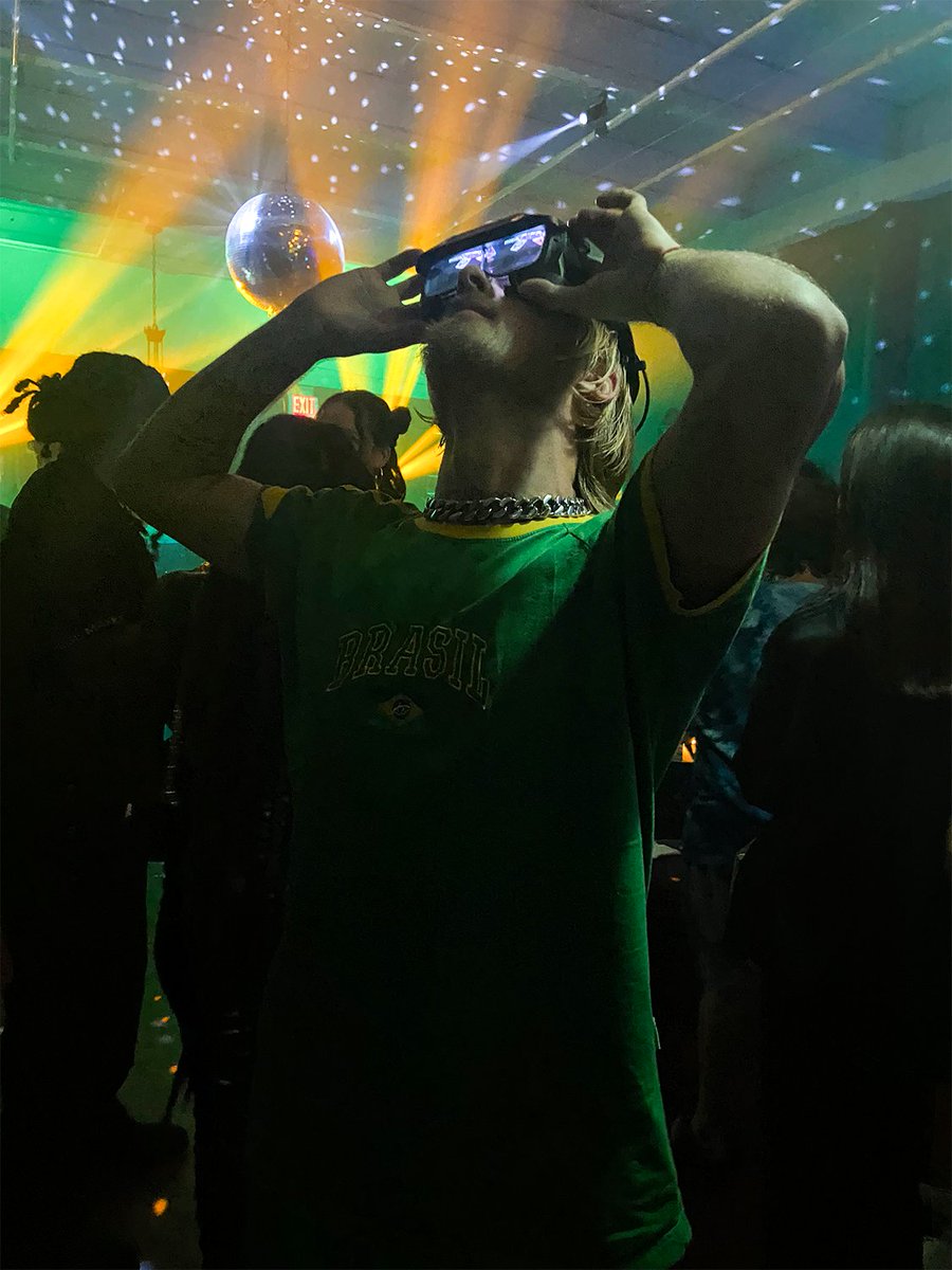 AR art candy <a href="/wavWRLD_/">wavWRLD</a> we 💜 providing new ways to experience art with innovative technology