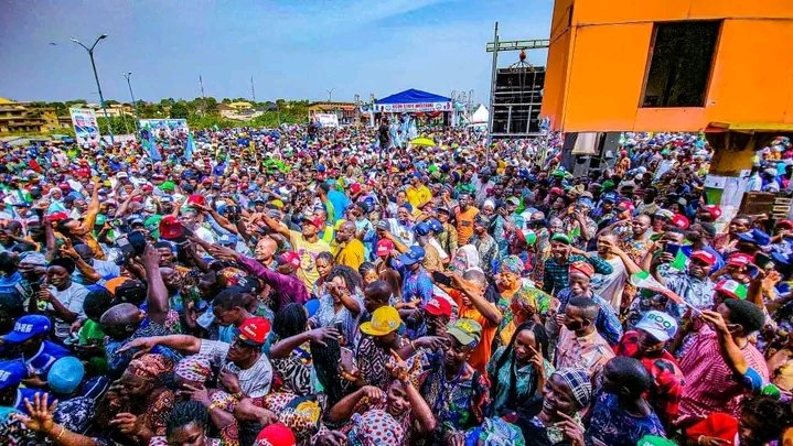 SA_Gender_Atiku's tweet photo. Nigerians are eager for a breath of fresh air. They want Atiku because he’s the most trusted to get Nigeria working again.

#RecoverOsunWithPDP #RecoverNigeria https://t.co/lfZcO5322u
