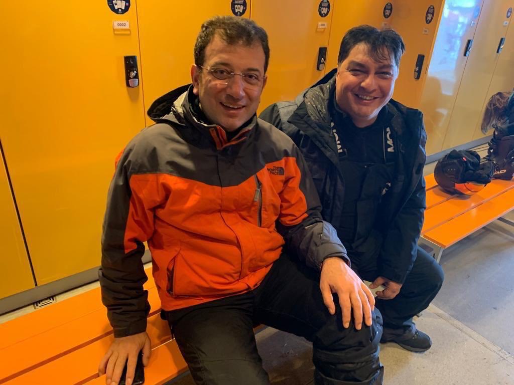 100 kilo eroinle yakalanan Veysel Filiz'in
Ekrem İmamoğlu ile birlikte samimice çekilmiş fotoğrafı çıktı,
❗️N'olcak şimdi?