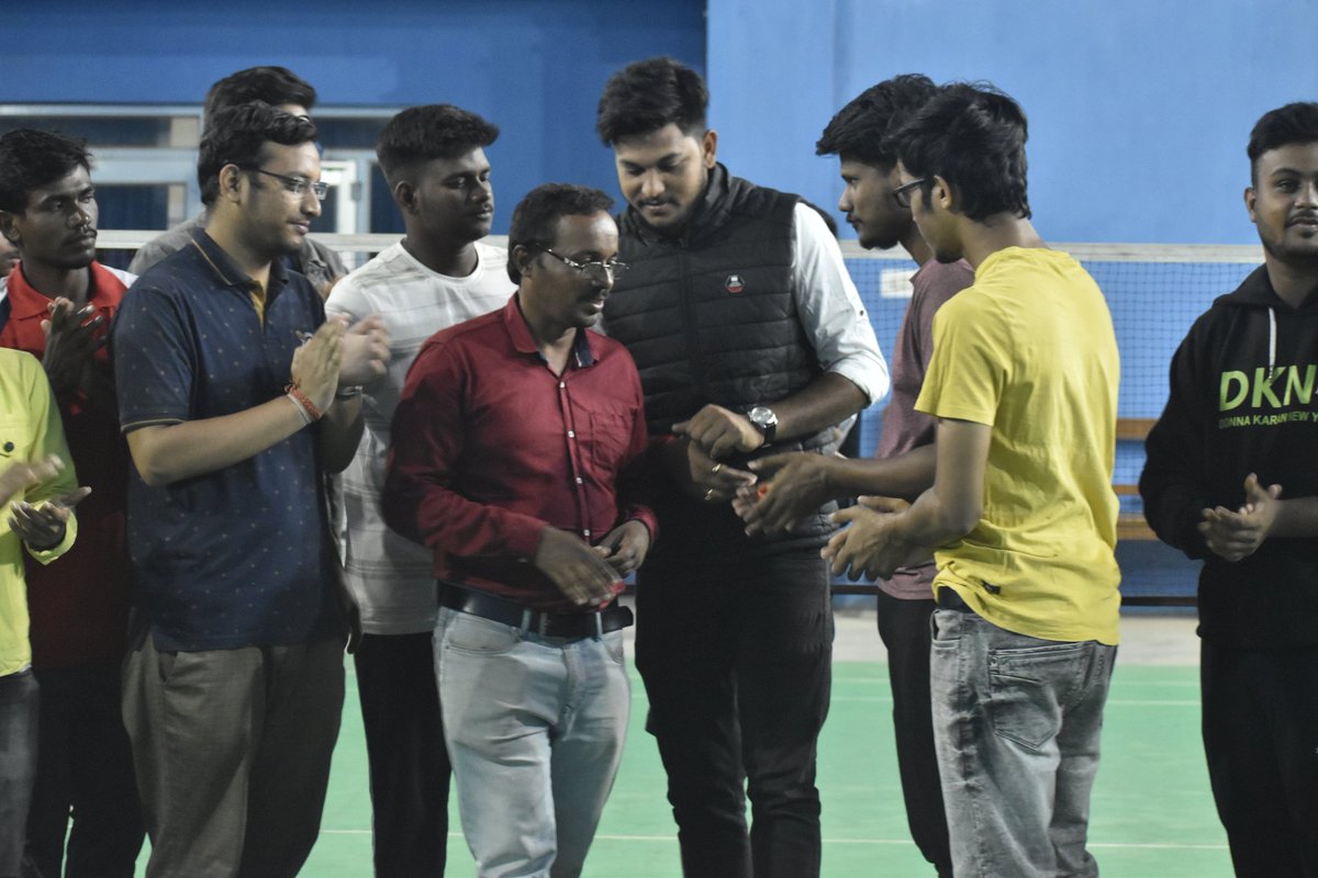 newhostelru's tweet photo. Men Inter-Hostel Badminton tournament was organised by our New Hostel in Collaboration with RNHEA,Lalitgiri Hostel became the Champion defeating Dharmapada Hostel in final.Some pics of the event are mentioned below.π
#Total_New
#Diamond_Jubilee
#RavenshawUniversity
#SilverCity https://t.co/KTITFHFABg