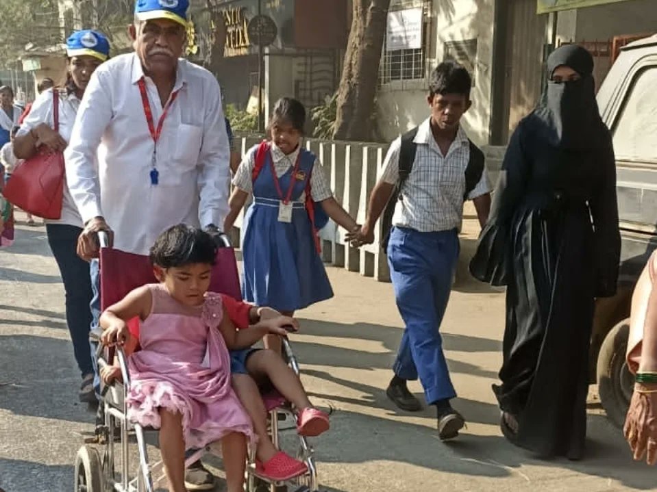Patkarnssunit's tweet photo. 𝐉𝐚𝐢 𝐇𝐢𝐧𝐝 🇮🇳
𝐁-𝟐𝟓 𝐏𝐚𝐭𝐤𝐚𝐫 𝐕𝐚𝐫𝐝𝐞 𝐂𝐨𝐥𝐥𝐞𝐠𝐞 𝐩𝐚𝐫𝐭𝐢𝐜𝐢𝐩𝐚𝐭𝐞𝐝 𝐢𝐧 𝐚 𝐫𝐚𝐥𝐥𝐲 𝐨𝐫𝐠𝐚𝐧𝐢𝐳𝐞𝐝 𝐛𝐲 𝐏𝐮𝐧𝐚𝐫𝐯𝐚𝐬 𝐒𝐩𝐞𝐜𝐢𝐚𝐥 𝐒𝐜𝐡𝐨𝐨𝐥 𝐨𝐧 𝟑𝐫𝐝 𝐃𝐞𝐜𝐞𝐦𝐛𝐞𝐫 𝐈𝐧𝐭𝐞𝐫𝐧𝐚𝐭𝐢𝐨𝐧𝐚𝐥 𝐃𝐢𝐬𝐚𝐛𝐢𝐥𝐢𝐭𝐲 𝐃𝐚𝐲. https://t.co/pdduoLjhXF