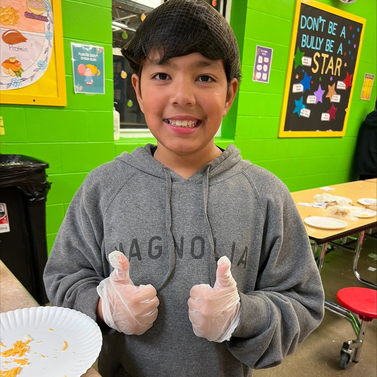 BGCStory's tweet image. During last week's Learning to Cook, the kids made mini pizzas!🍕 We tried to imitate a snowman face as best we could with the meat, cheese and vegetable ingredients! 👩‍🍳
#bgcstory #weeklyprogram #learningtocook