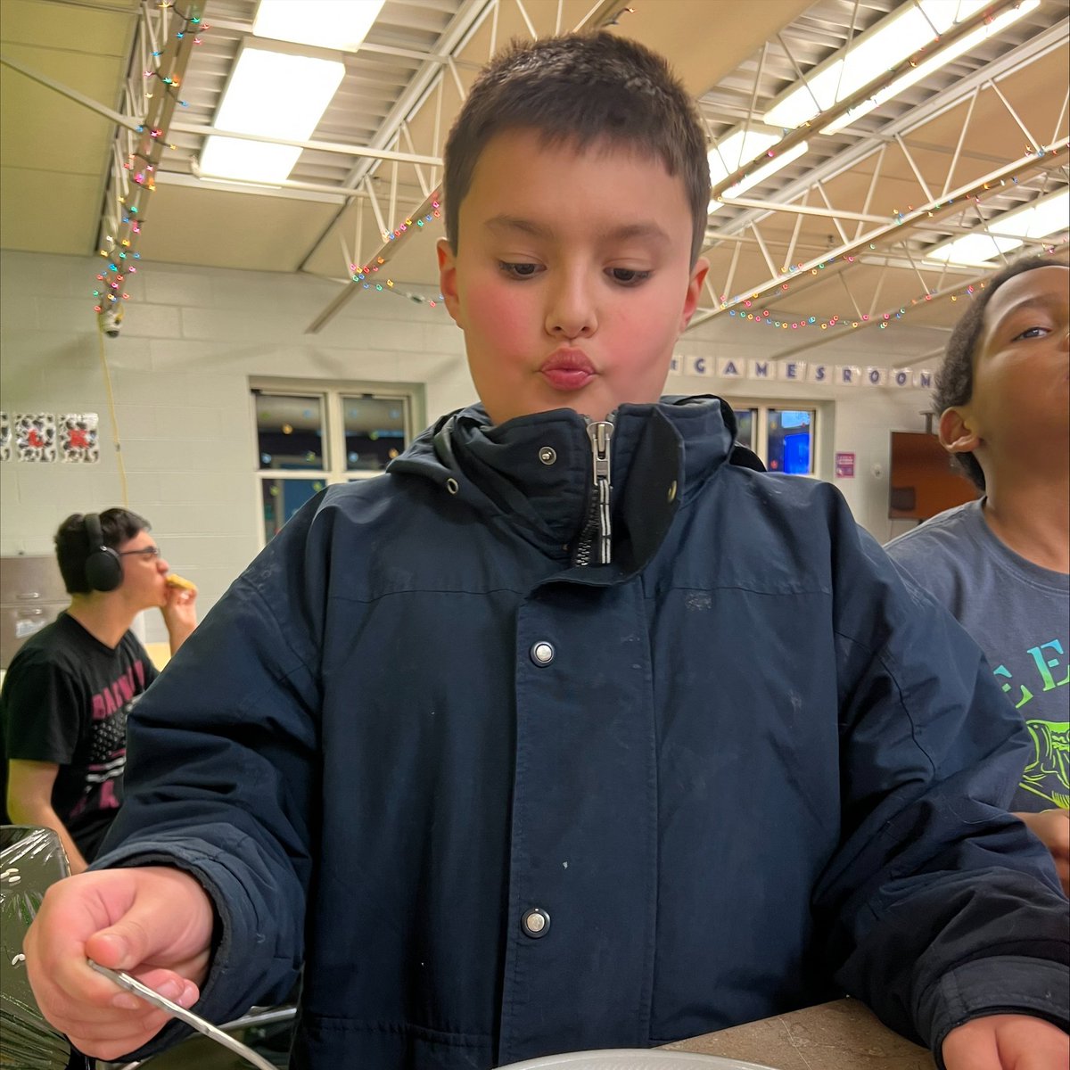 BGCStory's tweet image. During last week's Learning to Cook, the kids made mini pizzas!🍕 We tried to imitate a snowman face as best we could with the meat, cheese and vegetable ingredients! 👩‍🍳
#bgcstory #weeklyprogram #learningtocook