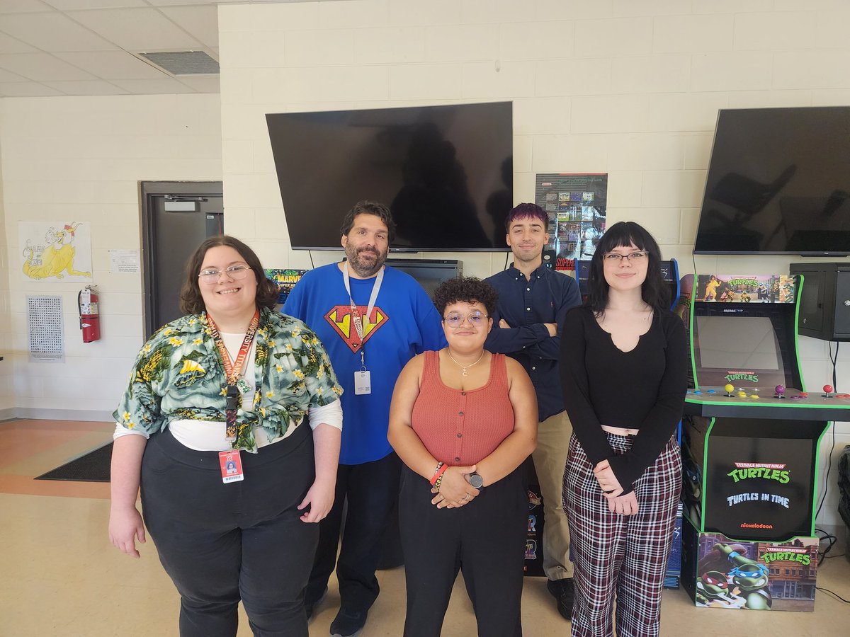 UHSGAMESIM's tweet image. New Game and Sim ambassadors for this year.