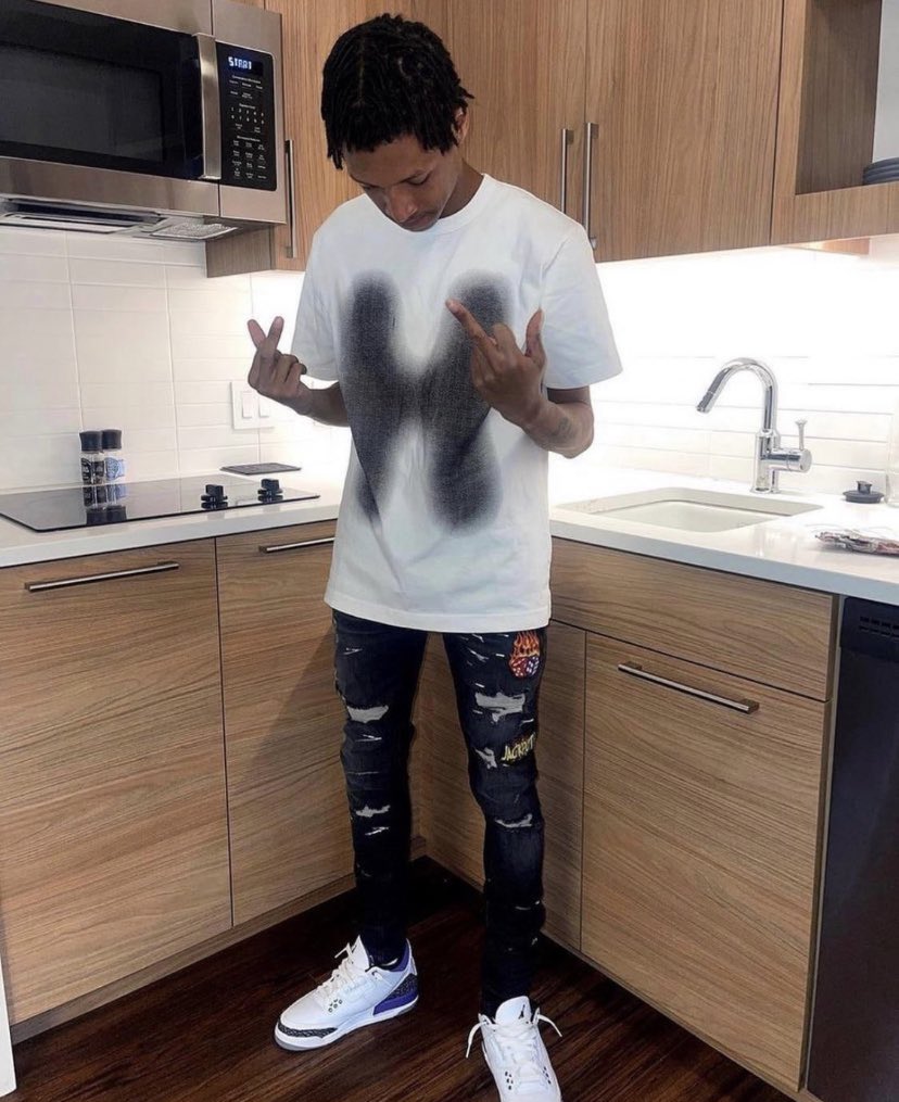 UrbanPapers_'s tweet photo. RIP Jae100 🕊️ Le rappeur de Philly et de la YBC a été tué sur le tournage de son clip cette nuit. https://t.co/RbXs6fMOzm
