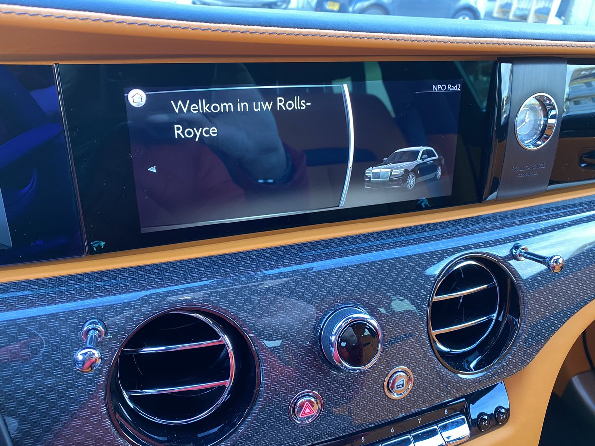BNRpetrolheads's tweet photo. De #pc262 gaat ronkend van start, met BMW’s 130i, Rolls-Royce’s Ghost, vette Jeeps Wrangler en natuurlijk een update over de Lancia Appia. Verder een herinnering van Derk waarin Bas zich zéér herkent, een doodsbericht van Borgward en meer fijns! https://t.co/T8qBcdkRN7 https://t.co/PHRo0a6om3