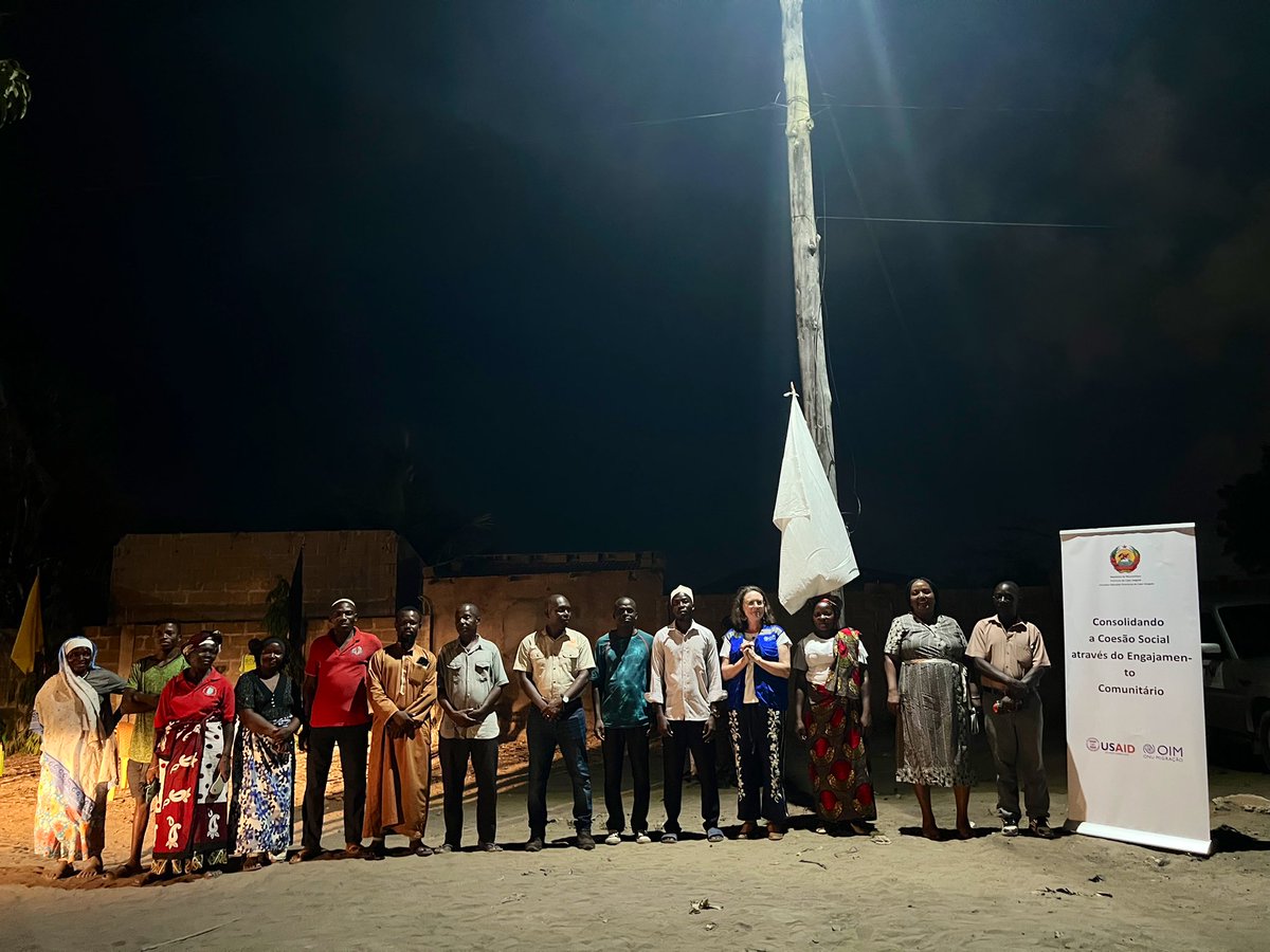 IOM_Mozambique's tweet image. IOM, supported by @USAIDMozambique + in partnership w/ Electricidade de Moçambique (EDM), inaugurates rehabilitated streetlights on 2.8 km of one of the main roads of Eduardo Mondlane community in Pemba #CaboDelgado, to promote #communitystability + #economicrevitalization.