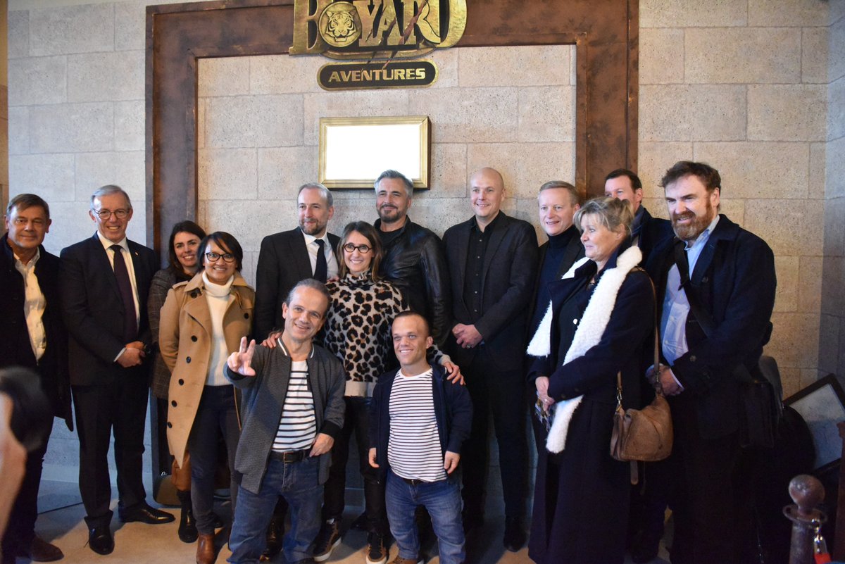Bretigny91's tweet photo. Inauguration du jeu grandeur nature #FORTBOYARDAVENTURES aux Promenades de Brétigny en présence du Maire, @nmeary, d'@ALJ, d'@olivierminne mais aussi de @passemurailleof et  «Passe-partout» ! 

#FortBoyard #TV #Inauguration https://t.co/ouOoazqIEh