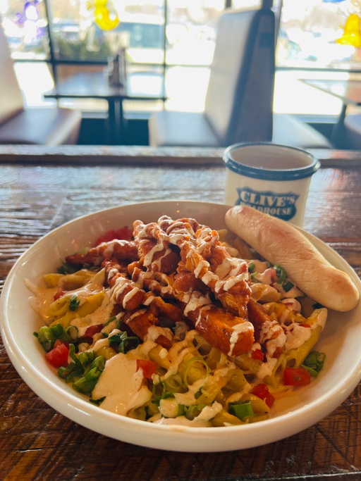 Maxwells_Mpls's tweet photo. Lunch Special: Buffalo Chicken Mac &amp; Cheese 
Soup of the Day: Roasted Pork &amp; Beans #Food #maxwellsmpls #foodie #goodfood #Dining #Restaurants https://t.co/zqYa6iBFqO