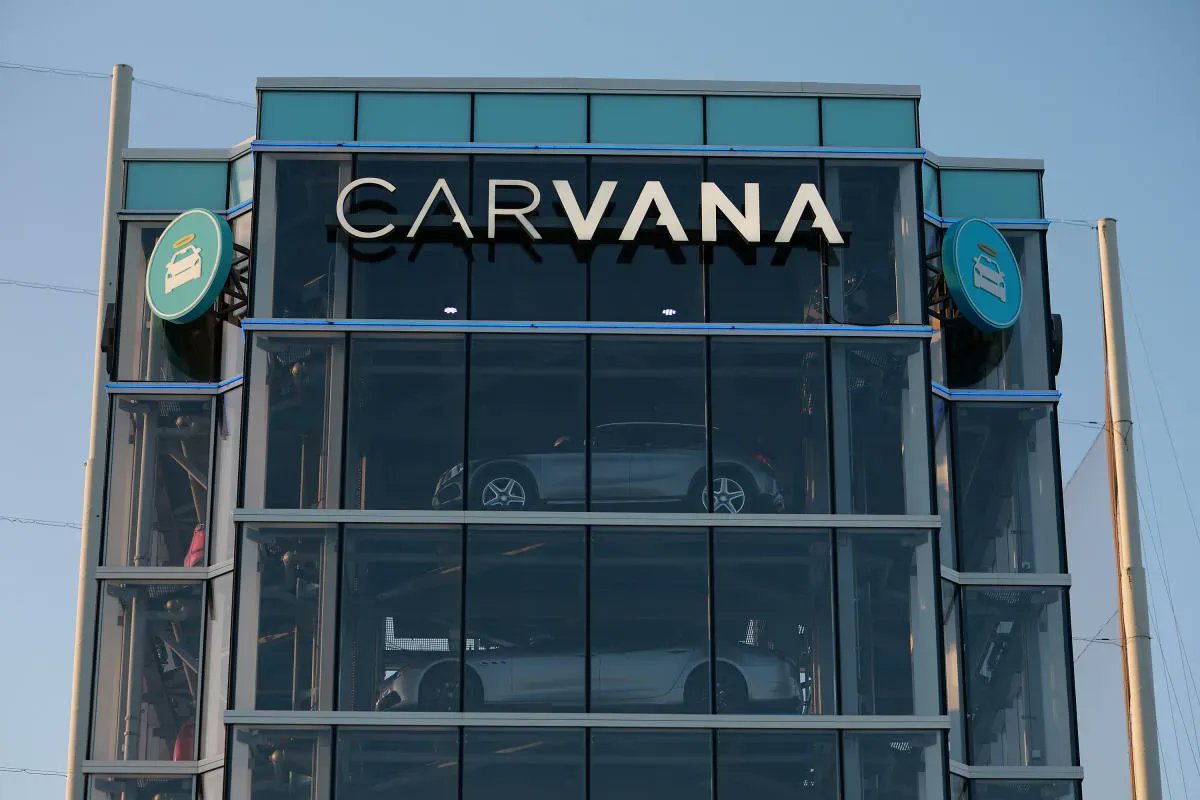 DanBehringer221's tweet photo. Elevator coming down (and quickly): Carvana stock collapses amid bankruptcy fears and another $1 price target. https://t.co/NtdSXny7wf @YahooFinance @GettyImages #business #carvana $CVNA https://t.co/X8FHPwGPjc