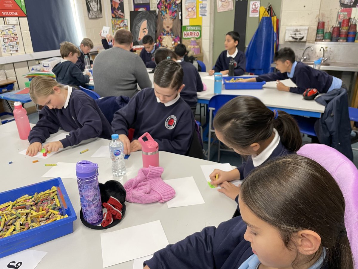StTeresasLL's tweet photo. Year Five experienced a high school Art lesson at @MSJBolton this morning!  Huge thanks for making us feel so welcome. https://t.co/aj2pEoIUfr