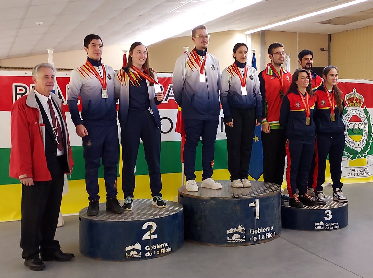 Despues de mucho estudio y de entrenar en mi Club <a href="/tirsabadell/">Club de Tir Sabadell</a> ,consigo el Subcampeonato de España Junior y el Subcampeonato de parejas mixtas de Aire Comprimido, celebrado en Logroño <a href="/Riojatiro/">Riojatiro</a> , <a href="/rfedeto/">RFEDETO</a> .Ahora a seguir estudiando y entrenando.<a href="/sport_quantum/">Sport Quantum</a>.