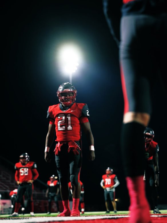 chris35edmonds's tweet photo. Very thankful and blessed to be named First team All-Ohio☘️
@ToledoCCHS_FB https://t.co/PcIGOatKHC
