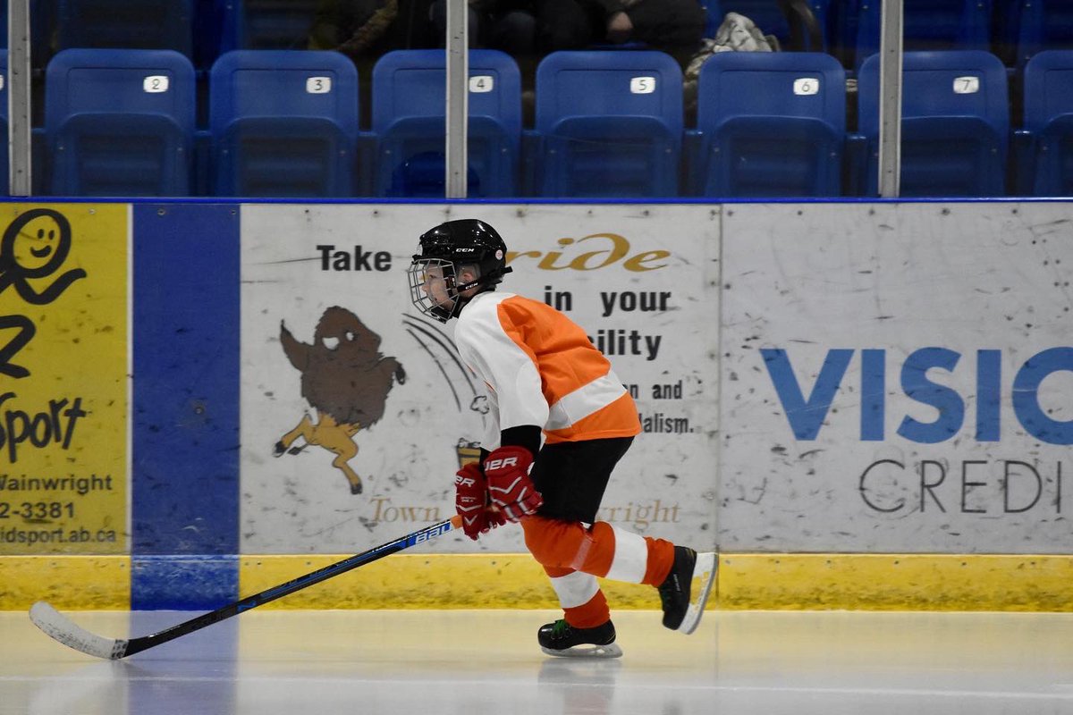 WWRustlers's tweet photo. Honorary Captain Keegan Henry, plays on the U9 Bisons. His favourite pre game meal is Nutella on toast, and in his free time Keegan likes to shoot pucks, play hockey, swim and snowmobile. Keegan’s favourite Rustler is Carson “Jamesy” James.
#WWRustlers https://t.co/GB1qmzGtFS