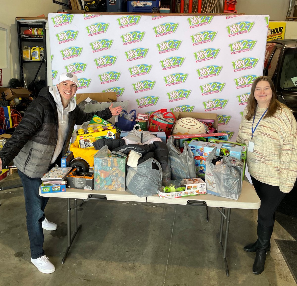 ataraxispeo's tweet photo. We love partnering with @joeylaurenshow to spread joy and happiness to families in our community!! Christmas Crashers is an amazing program to be part of! Thanks to Joey &amp; Lauren for everything you do! #christmascrashers #joeylaurenshow #christmascheer https://t.co/esHZ9DFaOZ