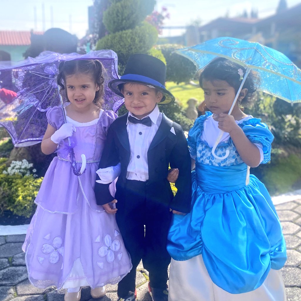 GutenbergKinder's tweet photo. FUNDACIÓN DE QUITO|La celebración por los 488 años de la fundación de #SanFranciscoDeQuito, fue un acontecimiento para nuestros peques, porque, mediante una obra de teatro y varios juegos, enseñamos las tradiciones y costumbres que nos identifican como quiteños.#SembramosElFuturo https://t.co/YpKuPpKlG3