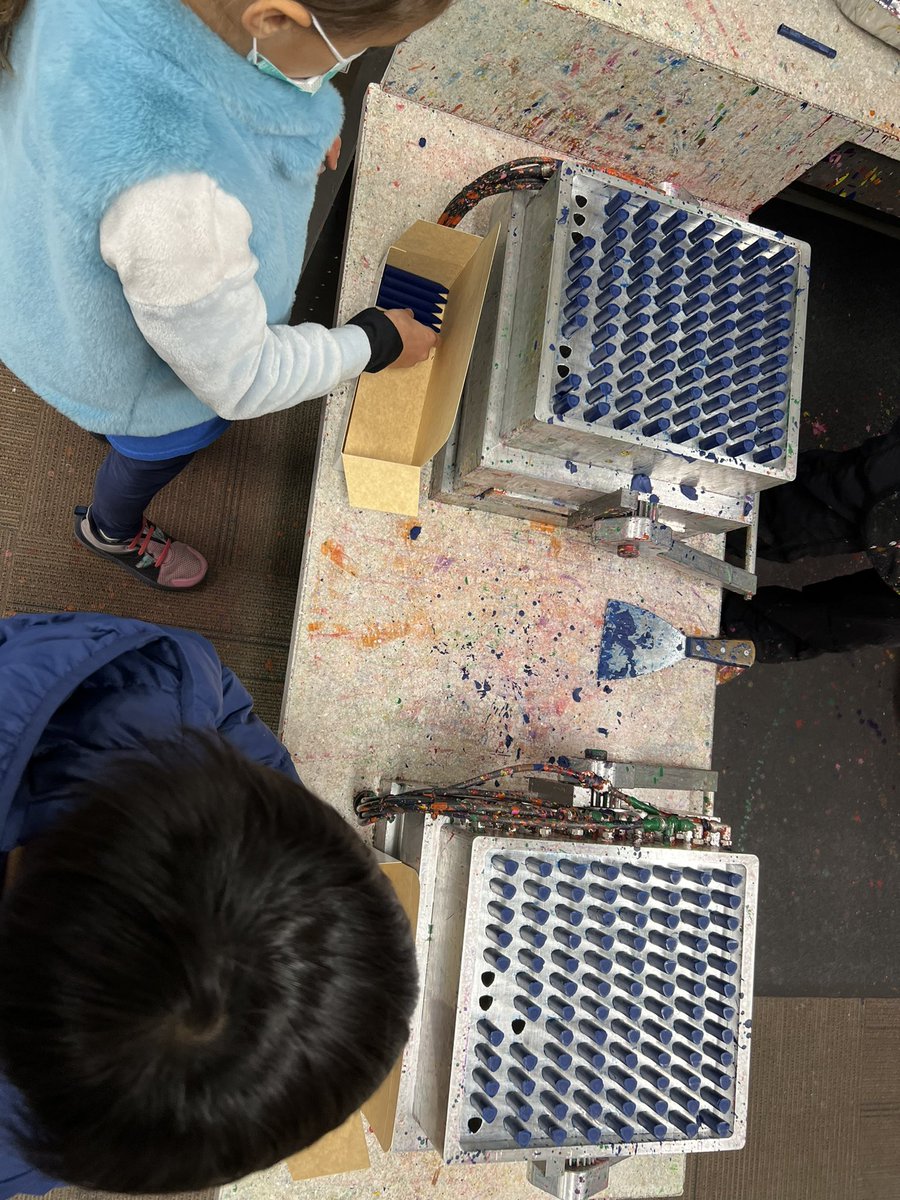 NAESeagles's tweet photo. CRAYON INITIATIVE with second grade. Thank you to our Academic Boosters (NAAB) for this amazing experience!! These crayons go to children in hospitals who can put them to good use! @NAESeagles @SRVUSD1 @SRVEForg https://t.co/0aC0wLZ0Xp