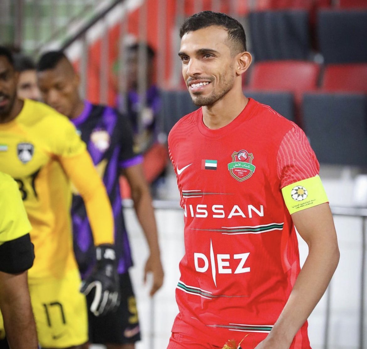 رغم كبر سنهم الا انه ماجد ووليد دائما فالموعد دائما يجتهدون من اجل الكيان محظوظين فيهم وبالذات هالاعبين بعد اعتزالهم مكانهم فالاداره حب كبير لهم ❤️❤️❤️