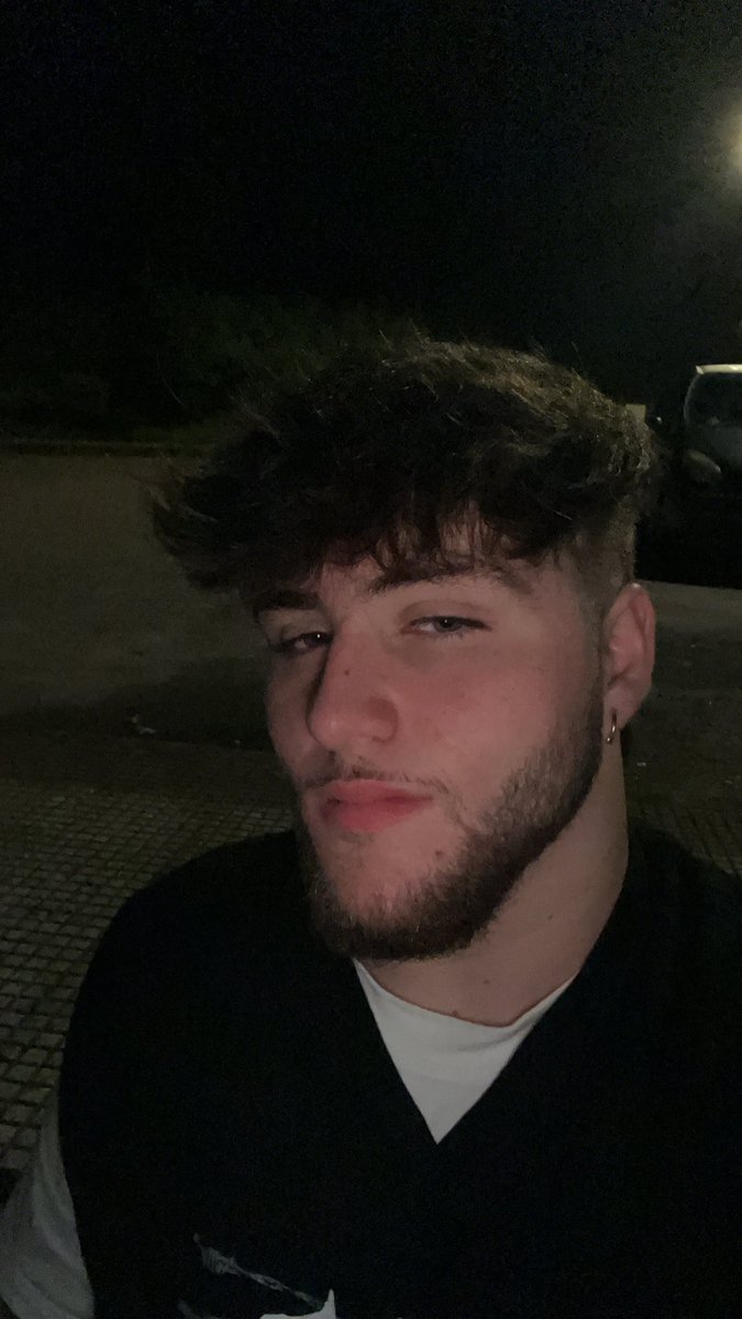 iCrisSZz tweet media