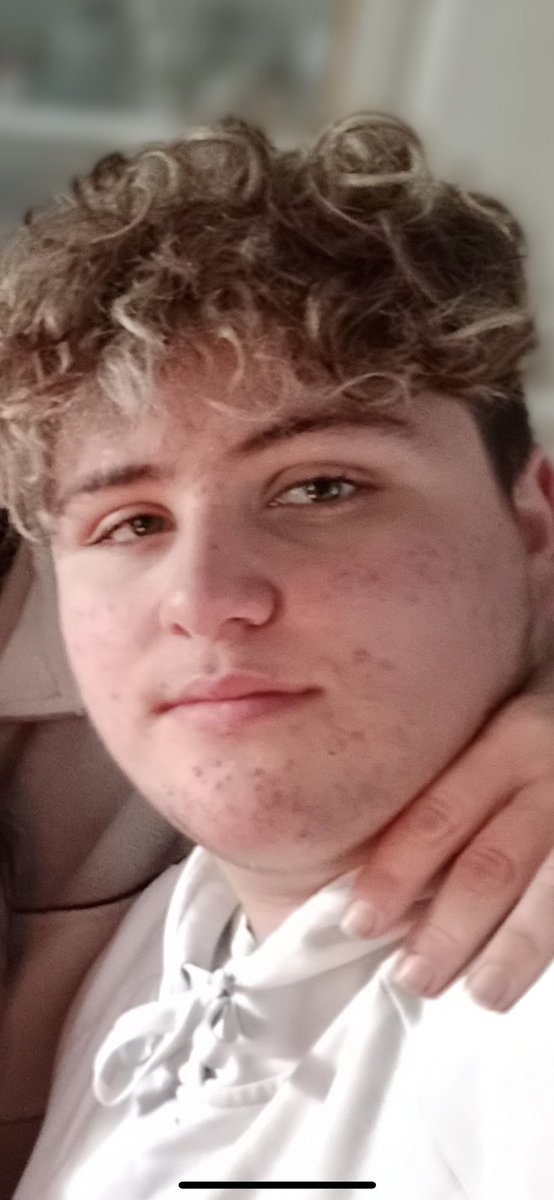 iCrisSZz tweet media