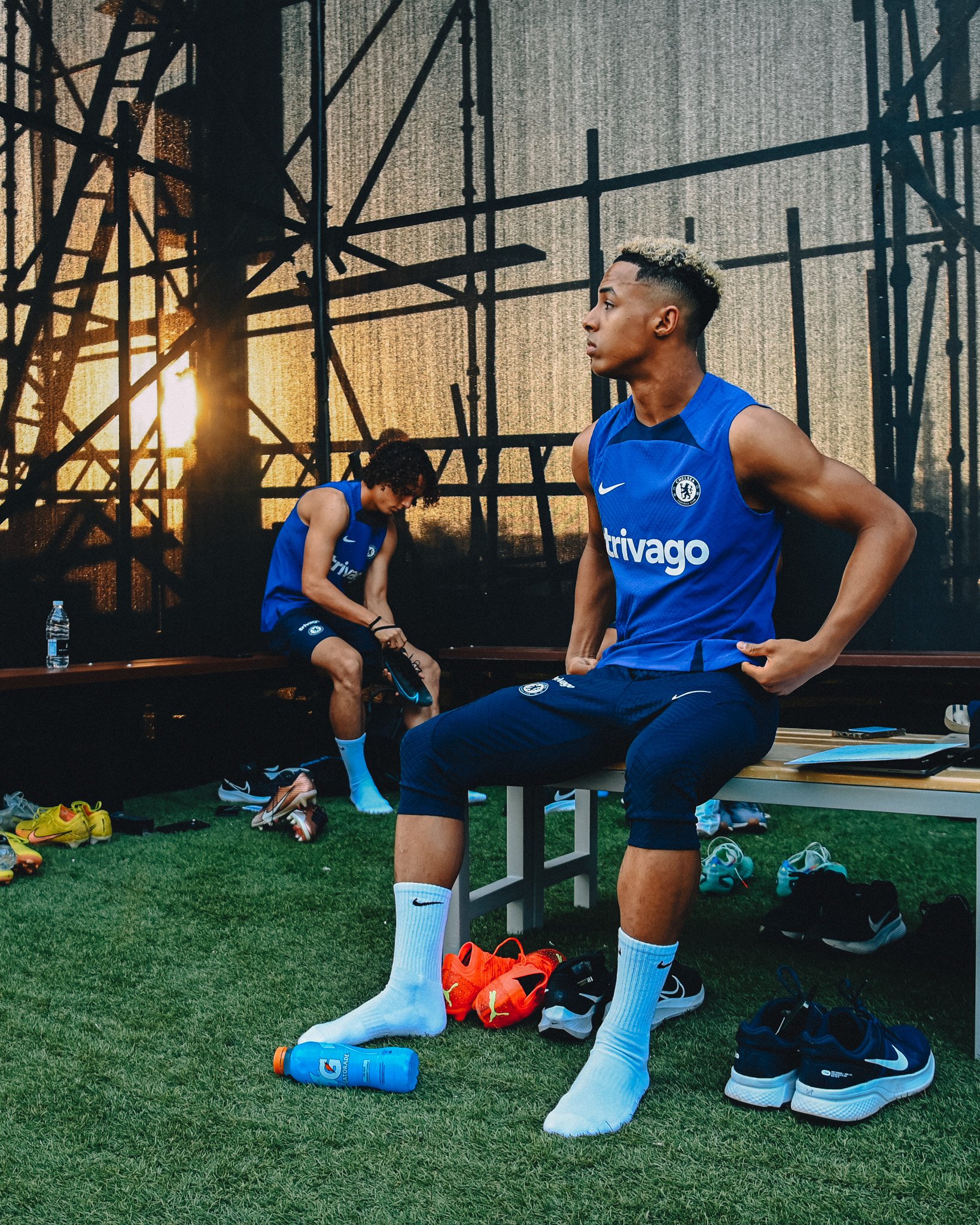 Chelsea FC on X: "Omari Hutchinson limbering up to graft! ???? #AbuDhabiBlues  https://t.co/Rh954xpJ5d" / X