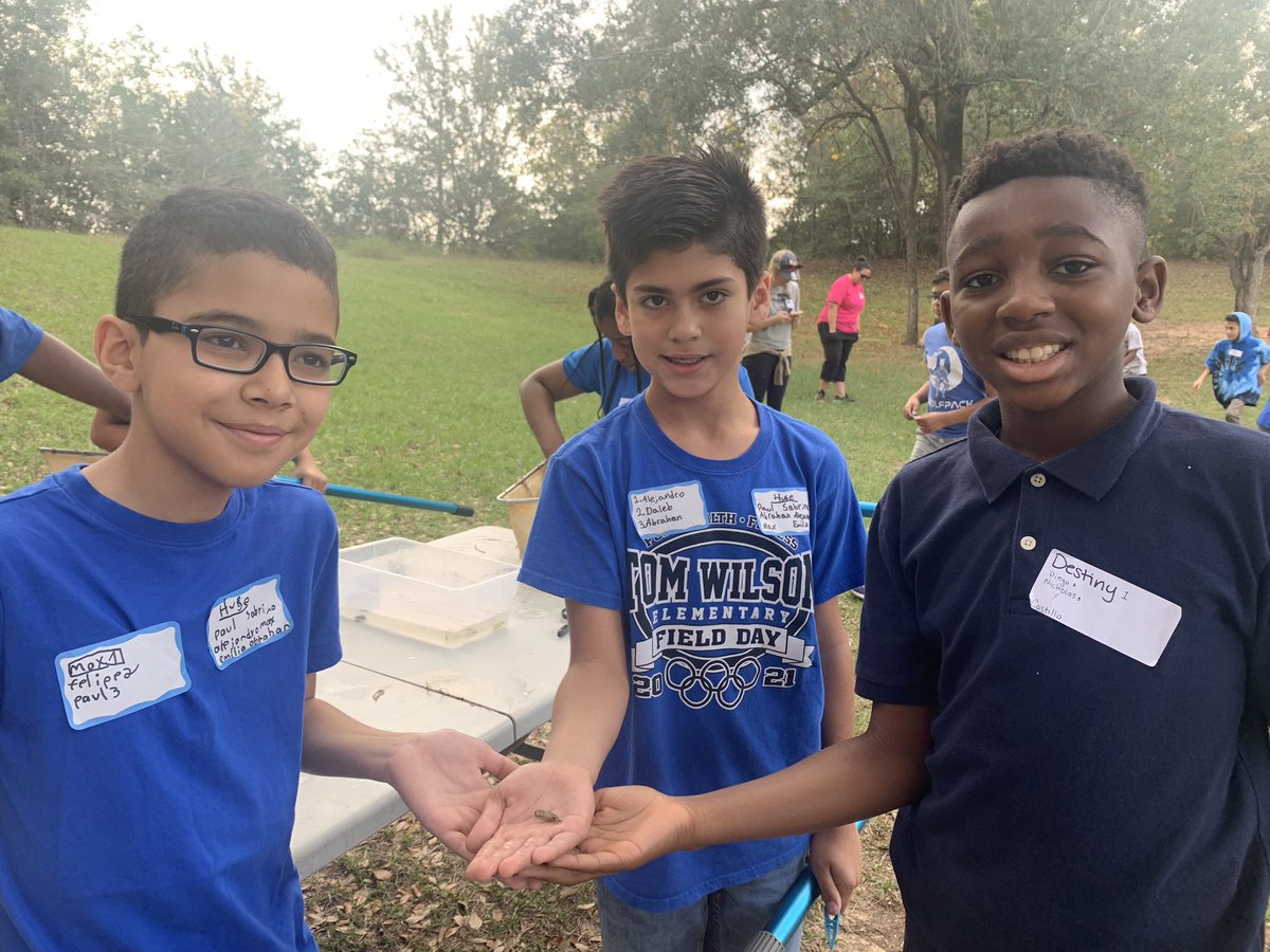 Bug picking was a hit today at the 5th grade fishing field trip #twehowl <a href="/TWEHowl/">Tom Wilson Elementary</a>