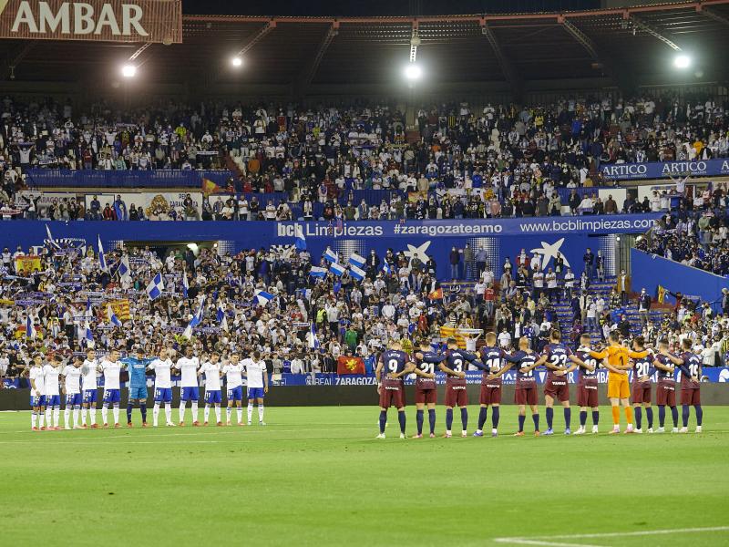 🔻SORTEO🔻
Tenemos dos entradas dobles para el partido Del Real Zaragoza vs Sociedad Deportiva Huesca de este sábado 10. 
¿Quieres ganar una de ellas? Fácil 👇
-Da RT a este tweet
-Síguenos
-Comenta con quién irías
MUCHA SUERTE 🍻⚽️