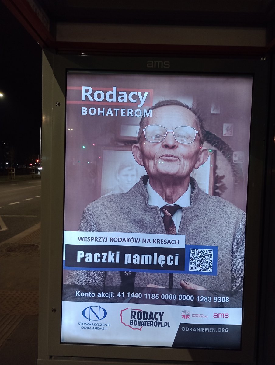 AdamLutostanski's tweet photo. #Kresy #Wesprzyj #Rodacy #OdraNiemen #PolacyNaKresach #Bilbord #Warszawa https://t.co/SiSwmlrgrz