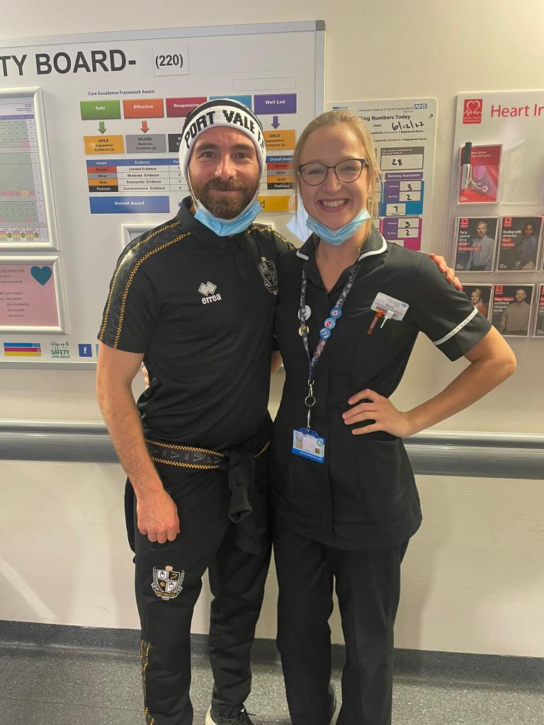 AlexThorl's tweet photo. @OfficialPVFC @ccu_uhnm @StaffsChildrens @UHNMCharity @PVFCFoundation My sister sent me this, Super Wozza 🤍🖤🤍🖤 https://t.co/Ker7PXSuBS