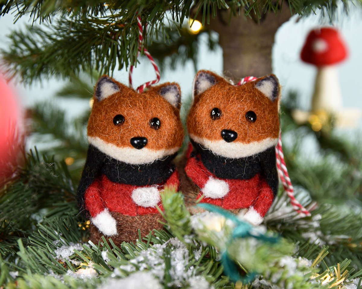 Gisela_Graham's tweet photo. Our Christmas tree is always full of little characters and animal inhabitants ๐ do you have many living in yours? ๐
#GiselaGraham #GiselaGrahamChristmas #CraftCorner #foxesofinstagram https://t.co/YEa029IG4r