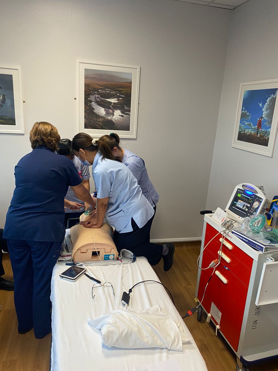 LauraaTurner1's tweet photo. Today’s ward-based CPR simulation, valuable learning for our nursing team. Many thanks to Orla, Bernie from CPR. Hopefully the first of many. #maternursing @Matersurgery @MaterNursing @HeartyFiona @aoifesmc https://t.co/IDav57kDHt