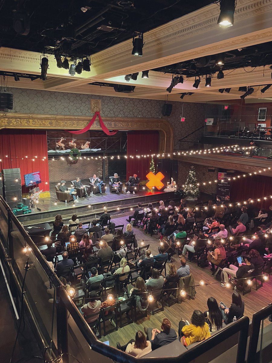 Absolutely loving the candid, raw &amp; vulnerable conversation about leadership at <a href="/WeAreDesignX/">DesignX Community</a> #DesignLeadershipSummit feat @tannerc <a href="/lwaldal/">Leanne Waldal</a> @liamnickerson <a href="/DesignSingh/">Preet Singh</a> &amp; <a href="/LeeLeeMishi/">Leanne Paura</a> 🙌🏼🤩