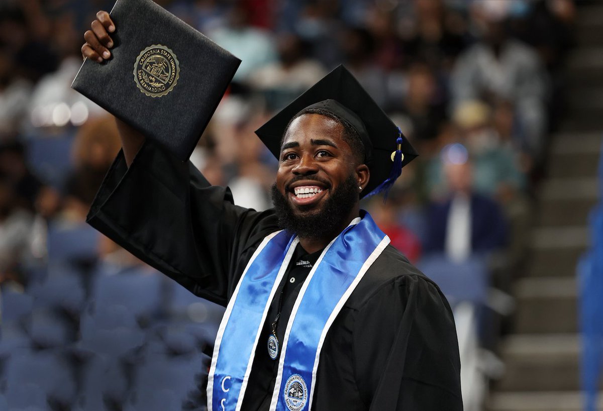 csusbcns's tweet photo. We hope our #CSUSBNaturalSciences family is getting excited about Sunday's upcoming Fall 2022 Commencement! We know we are! π§βππ¨βππ©βπ
#CSUSBGrad2022 #CSUSB #WeDefineTheFuture #Coyote4Life #STEM https://t.co/g5utQpLOka