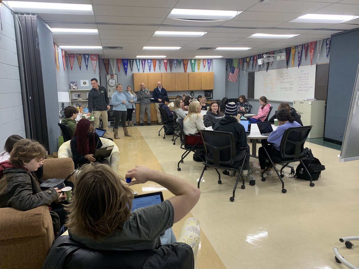 CLS_SS's tweet image. Today we celebrated our early grads with an early graduation breakfast. We are so proud of you! 🎉🥳 #OnceAGatorAlwaysAGator #clsengaged