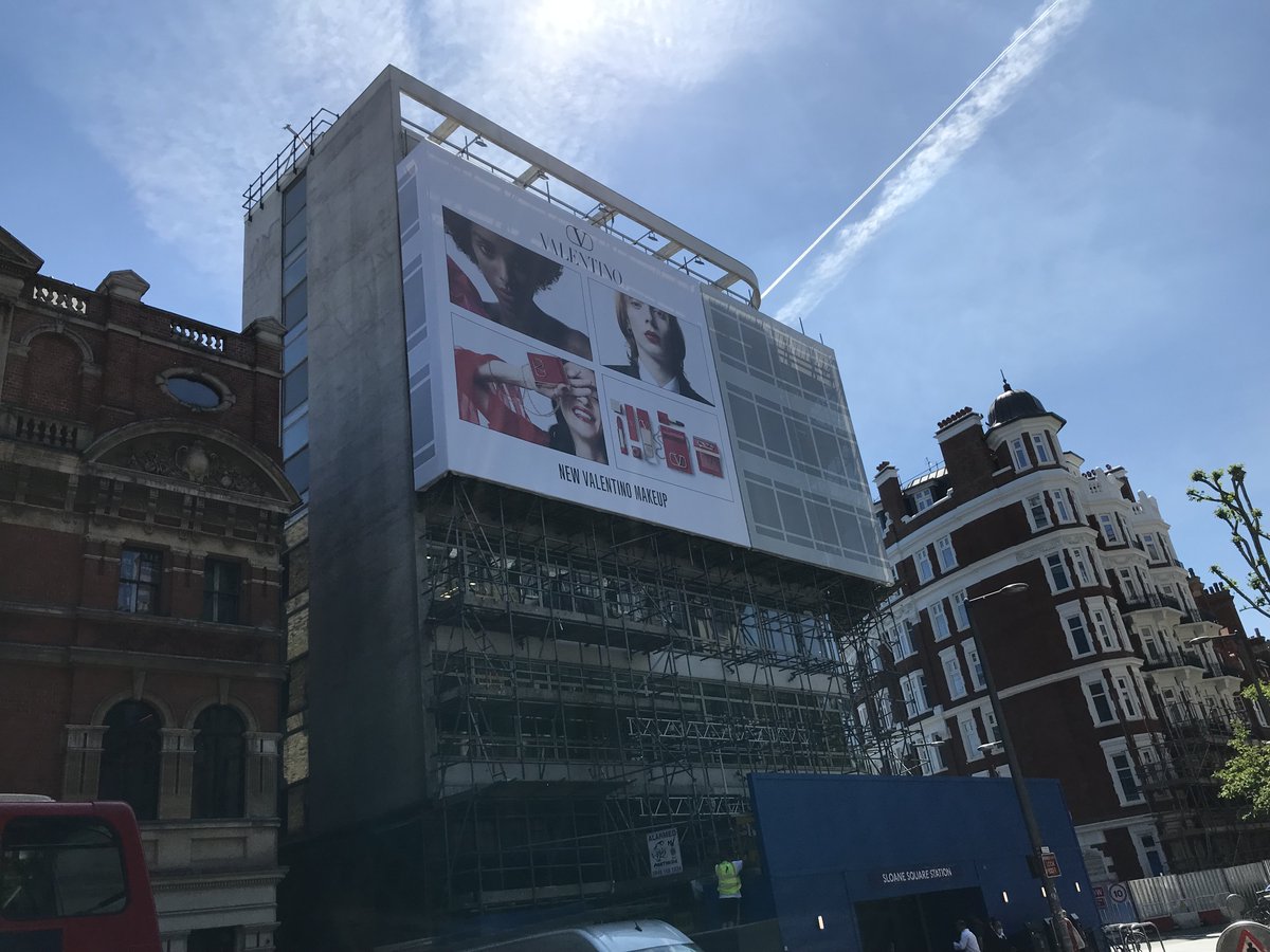GESS_Ltd's tweet photo. We’re the #UKexperts in #bannerinstallations! At GESS, we work with some of the biggest #brand names around, making sure that their ads are displayed to perfection. Check out our work in #SloaneSquareLondon! If you need large #advertising #banners installed, get in touch today. https://t.co/mZBz30oGmS