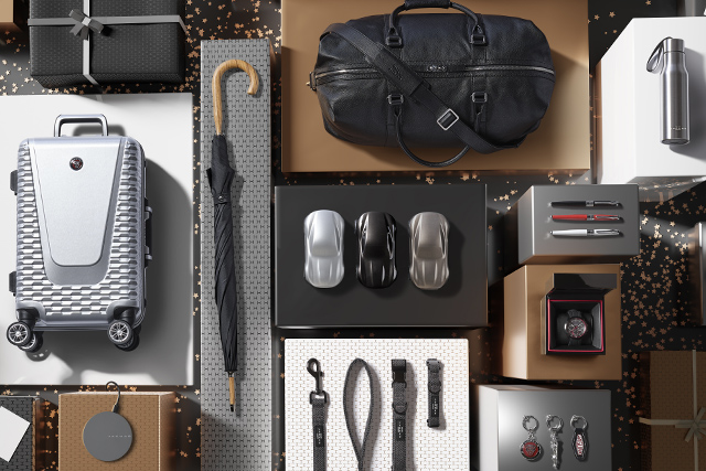 Looking for that last minute gift for a #Jaguar enthusiast this Christmas?

Whether its a gift for him, for her or the little ones, we've got you covered. Explore our Christmas accessories today: ow.ly/Nal550LXxEe