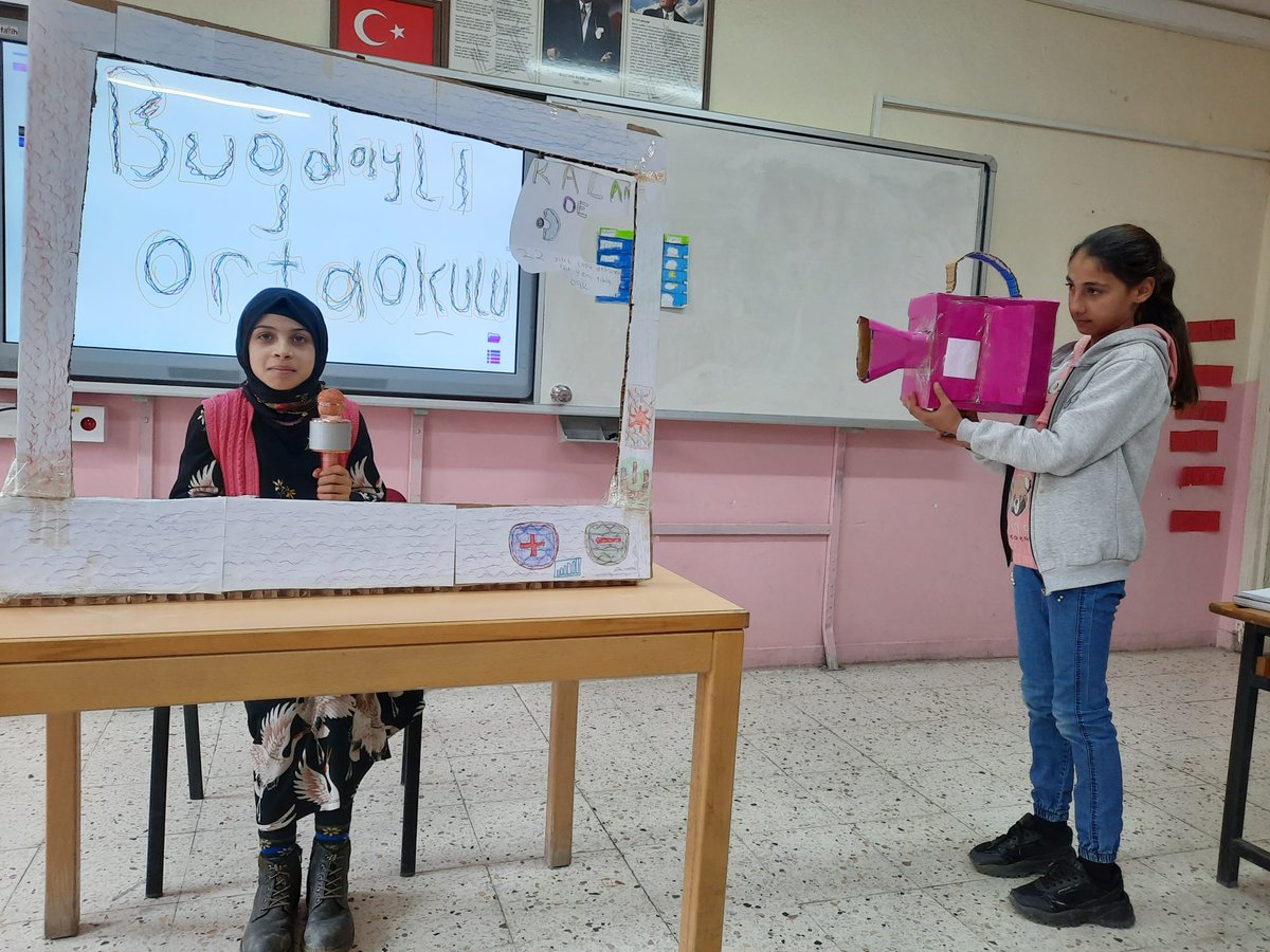 Bugdayli25's tweet photo. Kitap Akademisi projesi kapsamında yaptığımız çalışmalardan bu hafta kitaplarımızdaki karakterleri ve olayları izleyenlerimize  sunduk.
https://t.co/vbabWdvBPg
#kitapakademisi
@skaygusuz
@latifbagacli
@omer25guney https://t.co/uC6T6TU5xI