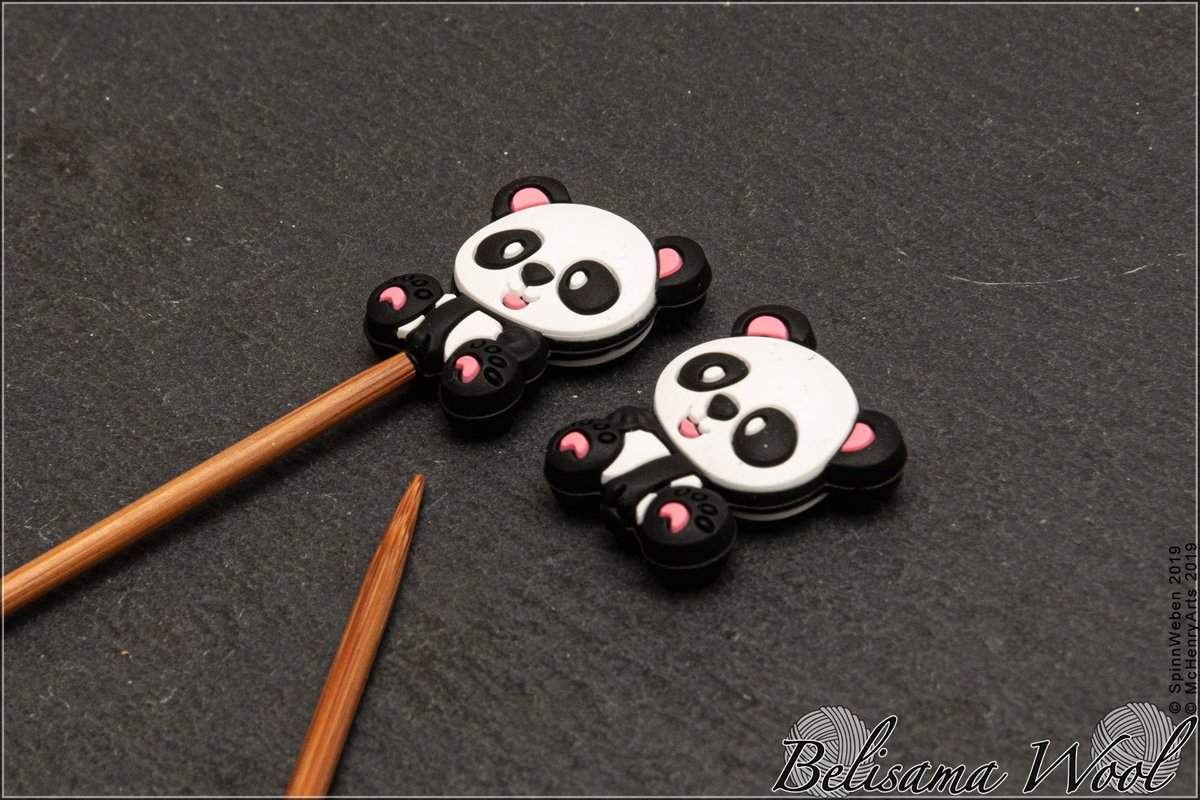 SpinnWeben's tweet image. November-#Geschenk-#Sale 10% #Rabatt.
Maschenstopper #Pandabären. Mehr #Maschenstopper findest du in meinem #Shop.
Shop-link: etsy.com/shop/BelisamaW…
#Maschenstopper #Strickzubehör #Kurzwaren #etsyshop #etsy #weihnachten #xmas #Stricknadeln #HandarbeitenZubehör #stricken #häkeln