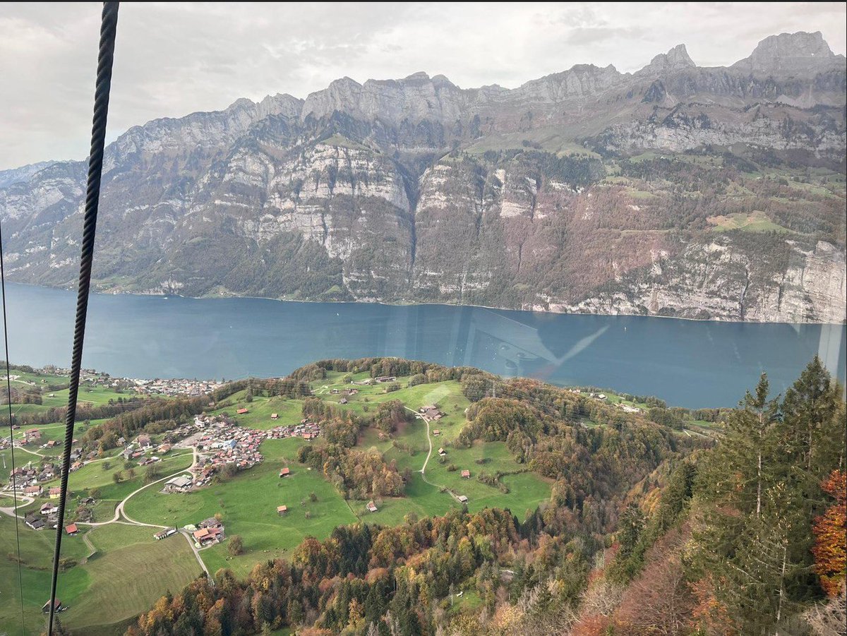 LauraMeier87's tweet photo. #Switzerland #goodview #beforewinter https://t.co/kDkPz67xjT