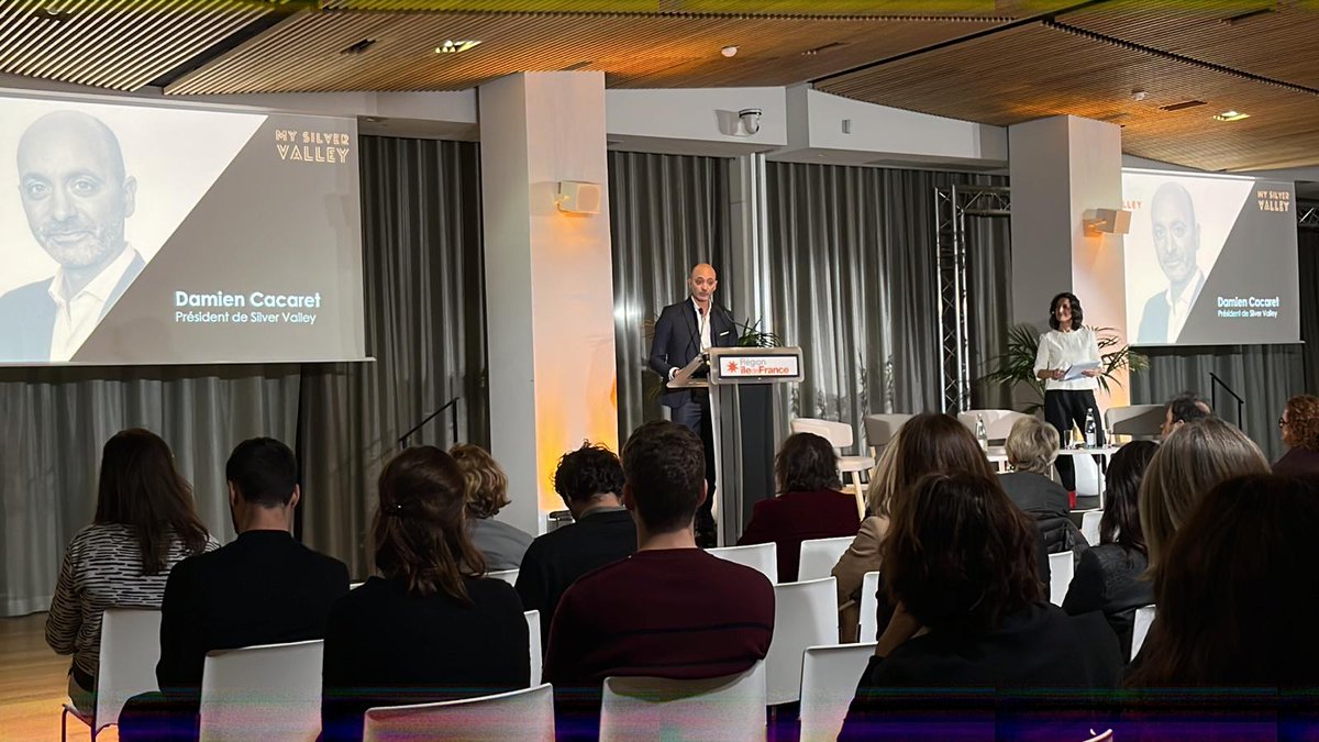 SilverValley_'s tweet photo. Silver Valley est aujourd'hui le 1er pôle d'innovation en #SilverEconomie avec 4500 innovateurs affiliés et 9000 #seniors
 #MySilverValley est l'occasion de dresser le bilan de 2022 : +70 événements, 150 accompagnements, 105 projets passés en #conceptcrash, 300 mises en relation https://t.co/SHHwDlWYkt