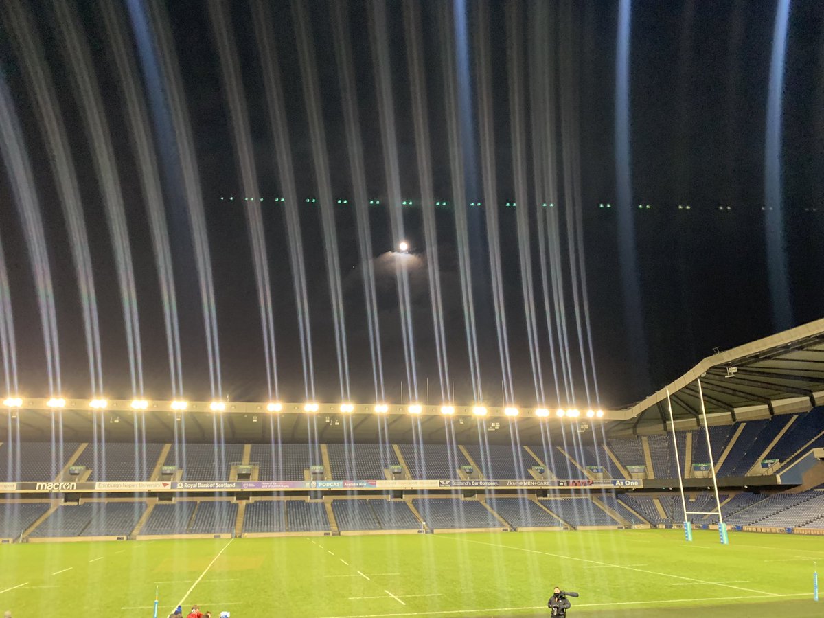 BarryWelsh8's tweet photo. Ok, calm; deep breath and say a few quiet words to the powers in charge - @EdAcadSport @edinburghacad go head to head against the Colinton Crowd at Murrayfield - come on lads!! https://t.co/CuUwQQHX9L