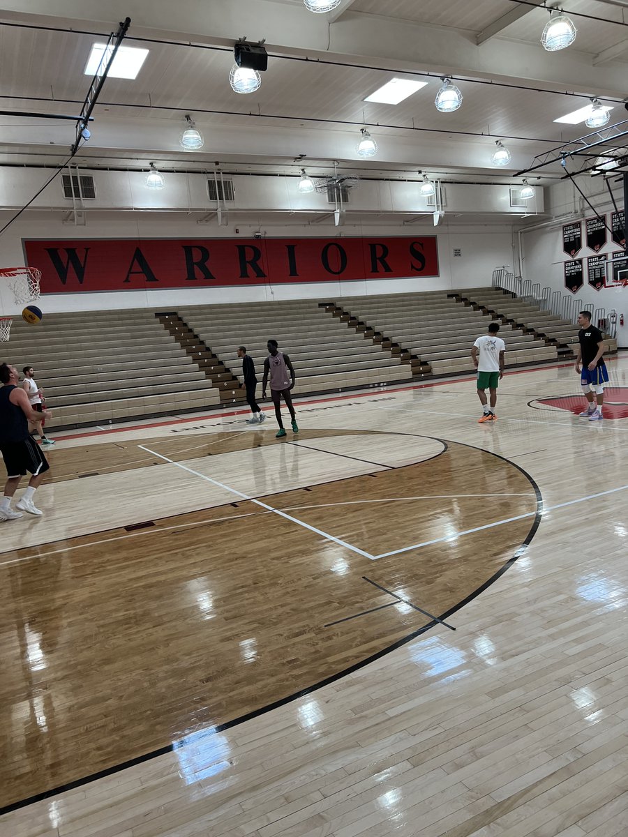 HoopItUp's tweet photo. Go behind the scenes with @mitchellhahn of @3ballusa Omaha as they prepare for the FIBA 3x3 Abu Dhabi Final
https://t.co/r9nF99ygS5 https://t.co/0ZuIZlqRvj