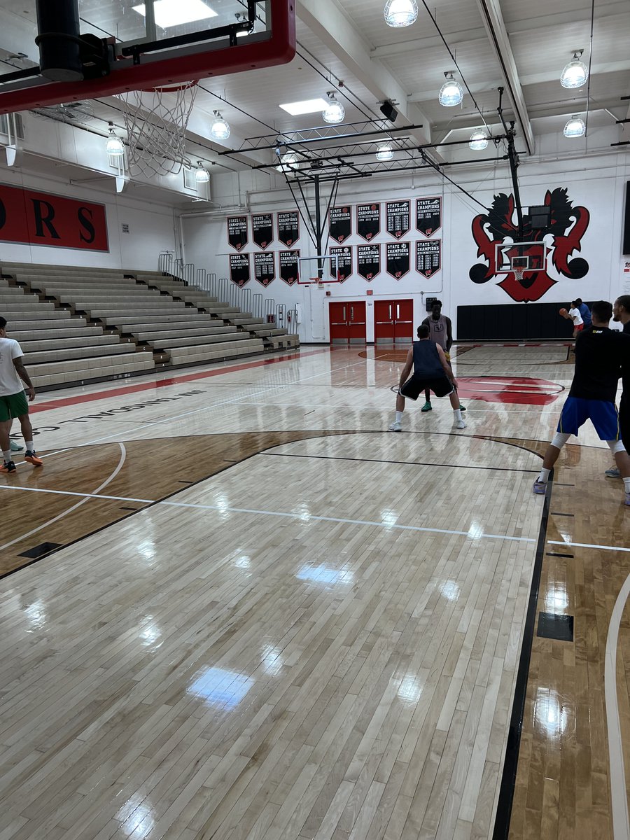 HoopItUp's tweet photo. Go behind the scenes with @mitchellhahn of @3ballusa Omaha as they prepare for the FIBA 3x3 Abu Dhabi Final
https://t.co/r9nF99ygS5 https://t.co/0ZuIZlqRvj