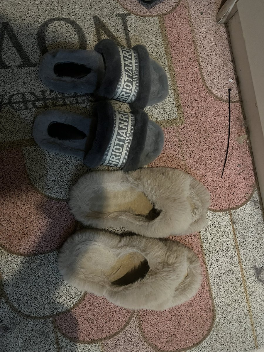 半夜扫个楼 这么冷的天还有骚逼穿薄黑丝。直接拿走先用一下。

#打胶 #扫楼 #射鞋 #掃樓 #打膠 #原味鞋  #扫楼打胶 #恋物  #烟筒靴 #高跟凉鞋 #高跟鞋  #扫楼   #原味 #跟蹤 #平底鞋 #cumflats #丝袜 #高跟鞋  #足交 #恋物 #丝袜脚 #细高跟