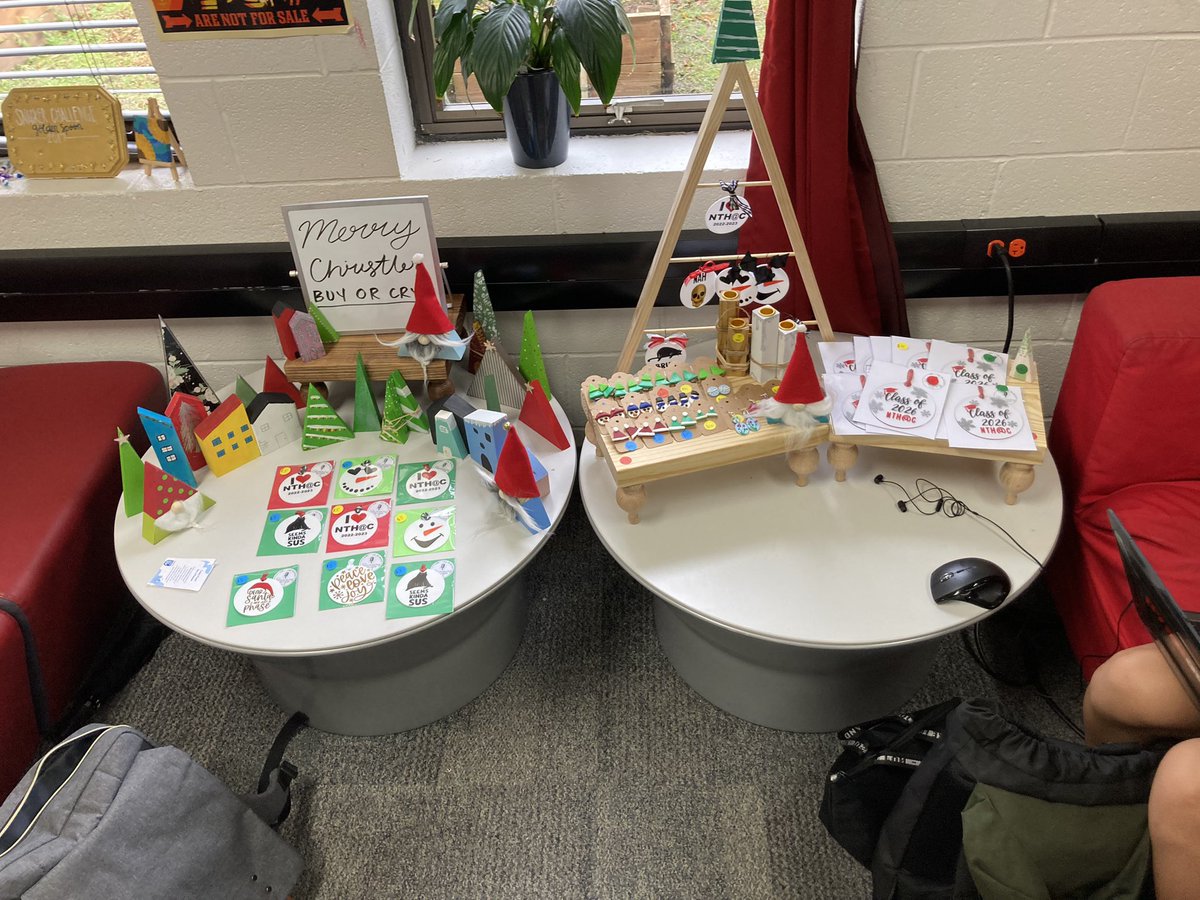 JacobS1_Nthc's tweet photo. Don’t forget these items are still for sale by the @NewTechCoppell rookies along with @Bence_EDU and @DanaeBoyd!All proceeds go to @TDefensiveLine #StandUp4HumanRights https://t.co/tUV6vzX3Gh