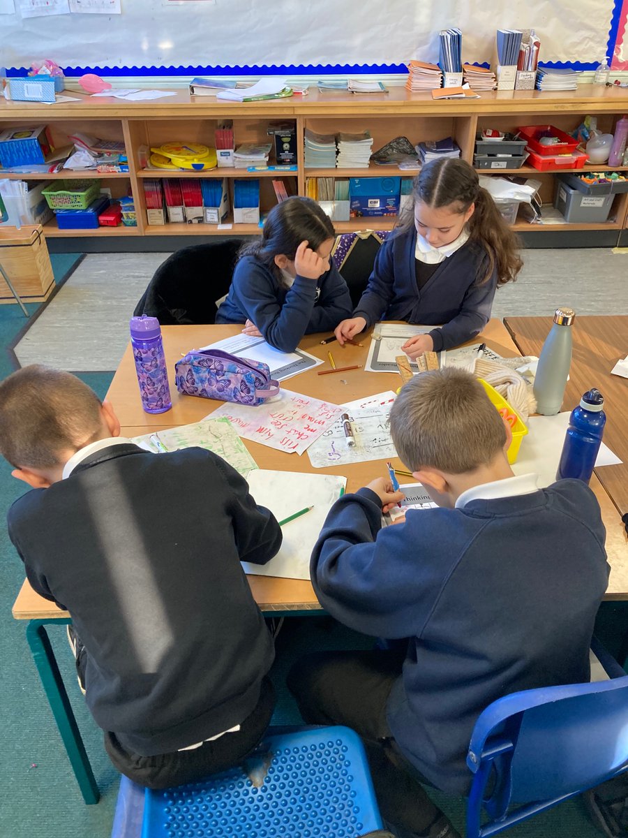 MrsLiddle_LPS's tweet photo. Getting into the Christmas spirit whilst exploring a text. We used prior knowledge, visualisation and summarising whilst exploring Mog’s Christmas Calamity. We also revised how to structure our answers to comprehension questions. https://t.co/KMK7ifI4lX