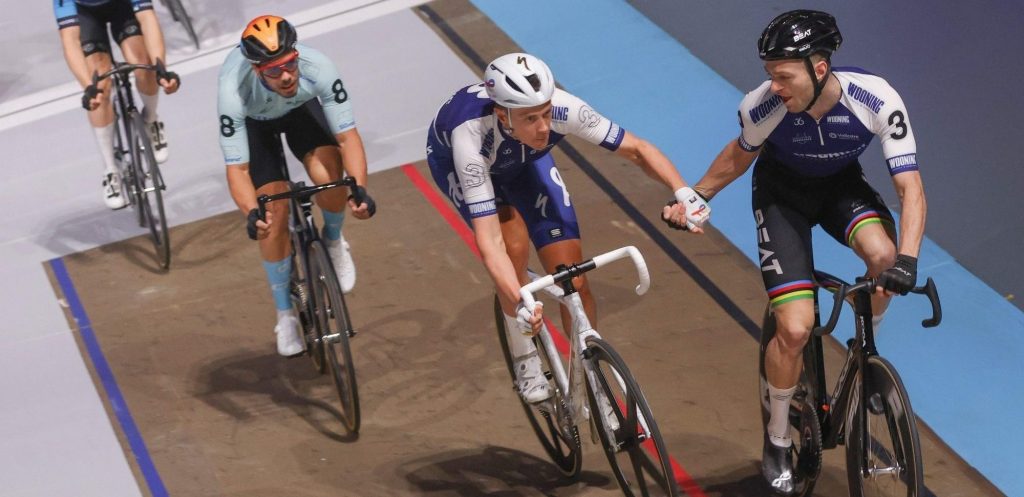 WielerFlits's tweet photo. De tweede dag van de Wooning Zesdaagse in Rotterdam Ahoy gaat beginnen.
Maar hoe verliep de eerste avond? Een verslag!
https://t.co/VkHUbvGyit
π³π± #Zesdaagse #Rotterdam #Ahoy #ZesdaagseRotterdam #6daagse #WooningZesdaagse @Zesdaagse https://t.co/2pIScCVwmk